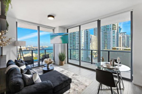 Corner condo w/ Unrivaled views